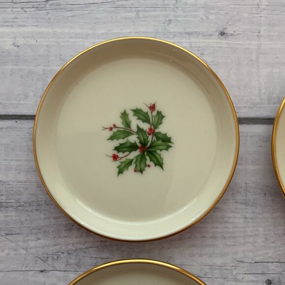 Lenox Holiday Dimension Coaster Set Of 4 Christmas Holly Berry Porcelain USA - Picture 2 of 12